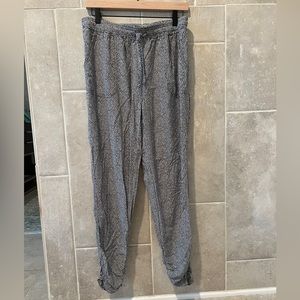 Thread & supply women’s lightweight pull on pants, rayon, clinched ankle SZ L